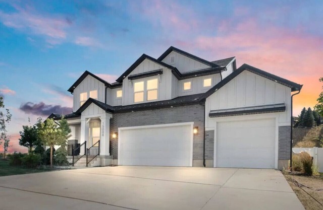 Springtime Saddle - Lux Mountain Top Home