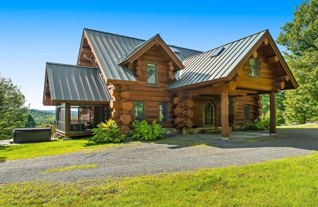 Spruce Moose | Log Manor on 65 private acres
