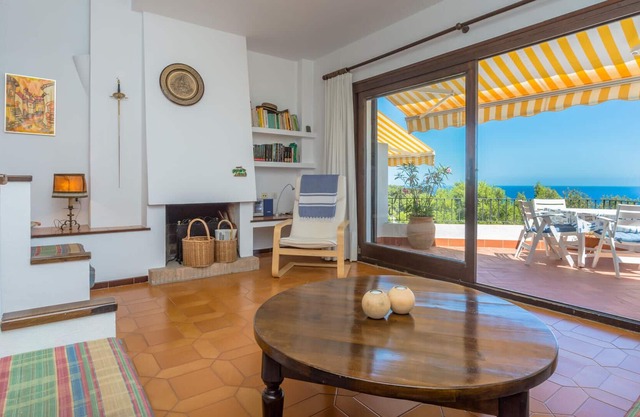 ST-35 BEGUR SA TUNA 4 PAX