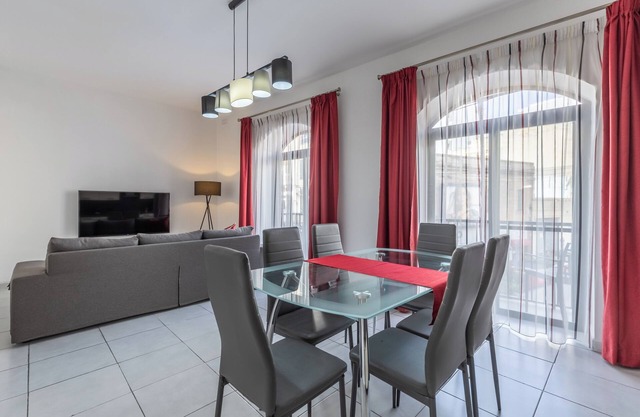 St Julians Spacious 4 bedroom Apartment 1