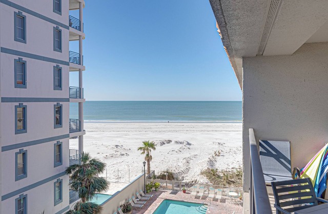 St. Pete Beachfront | Luxury Oasis