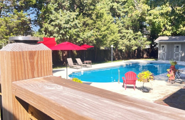 Staffed gated estate with Pool and Hot tub