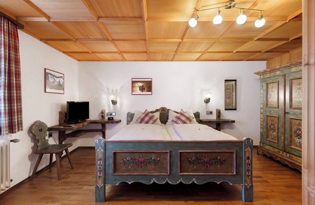 Standard Double Room with Shared Garden, Balcony and Wi-Fi