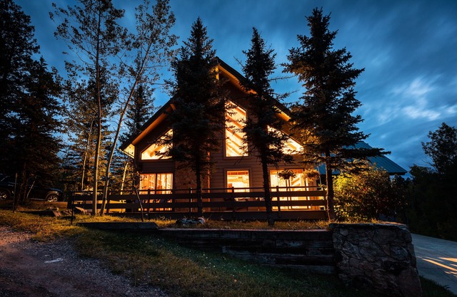 Starlink Internet, EV Charger, Pet Friendly, Cozy!