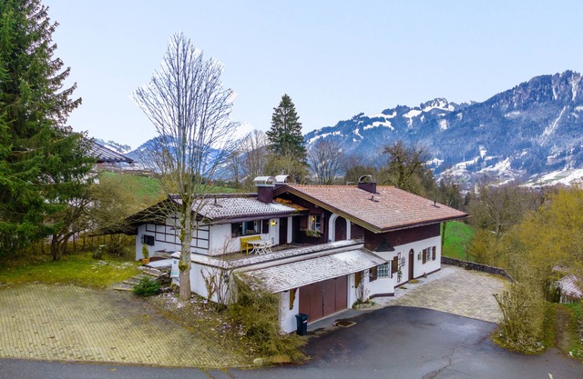 Stately holiday apartment near the ski lift