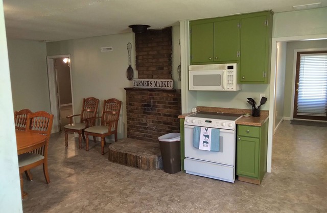 Stay and play, home on private lake and acreage
