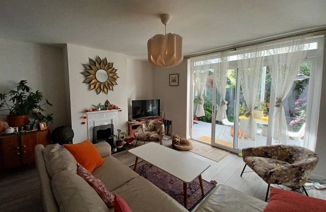Stay at Yogis Luxury 3 bed House Dublin City Centre.Location is Superb!