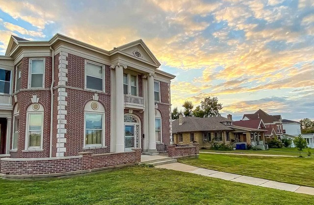Stay In The Center of It All at Parker's Place