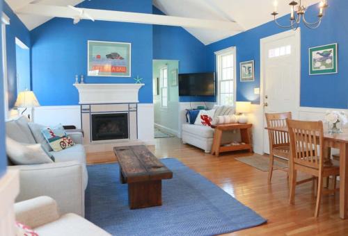 Stay On The Cape Vacation Rentals: Walk To Beach Hyannisport Three Bedroom