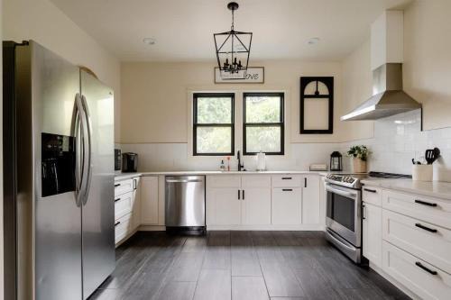 Stay Portland - Fresh Farmhouse Remodel in SE Portland 96BikeScore