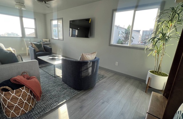 Stay Steps from Hermosa Beach & Pier in Chic Townhome Retreat