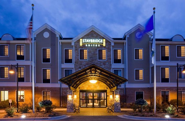 Staybridge Suites Milwaukee West-Oconomowoc