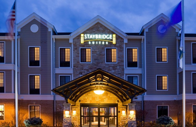 Staybridge Suites Milwaukee West-Oconomowoc, an Ihg Hotel