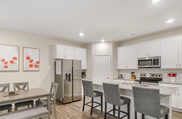 StaysByWalker 2BR TownHome | King Beds/Fenced Yard