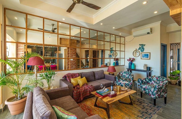 StayVista at Creek Edge Home - Pet Friendly Villa with Mountain Views, Lawn, Near Water Stream