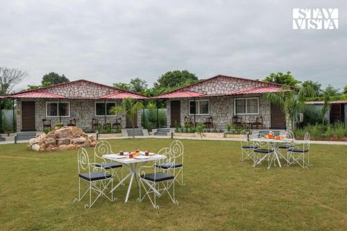 StayVista at Wildwoods Stone with Pool, Bathtub, Wi-Fi