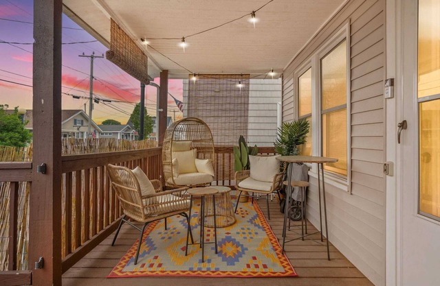Steps to Beach | Updated Kitchen | Pat's Porch