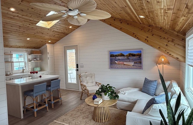 Stone Harbor - BRAND NEW Boutique Loft King.Sandcastle Condo