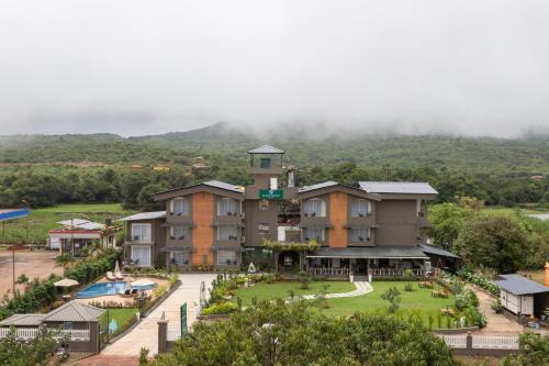 Stone Wood Hotel Amboli
