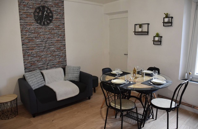 STOPOVER IN ÉPERNAY APARTMENT 1/4 PEOPLE AT THE BORDS DE MARNE
