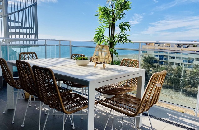 Stor Lägenhet vid Stranden med Fantastisk Terrass