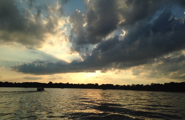 Strawberry Lake Adventure! Pontoon included!n