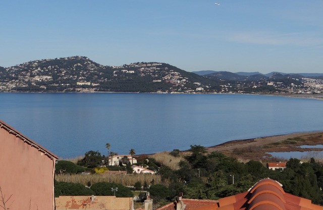 Studio 30m2 with sea view, Hyères, Giens