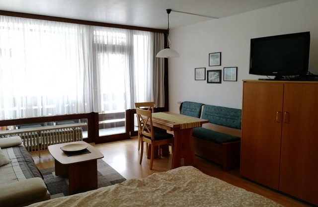 Studio Apartment 'Schloss Grubhof Appartement' with Balcony and Wi-Fi