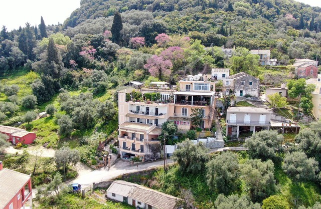 Studio Apartment "75 steps taverna two-bedroom" with Sea View, Balcony & Wi-Fi