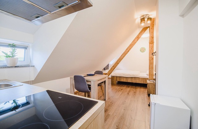 Studio Apartment 8