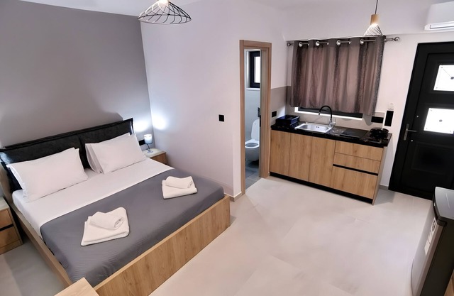 Studio Apartment 'Sokol Stone House 2' with Mountain View, Wi-Fi and Air Conditioning