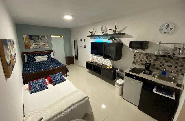 Studio Apartment steps from Bahía de San Juan