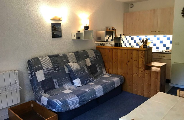 Studio cabin at the foot of the slopes in Corrençon-en-Vercors, balcony, elevator