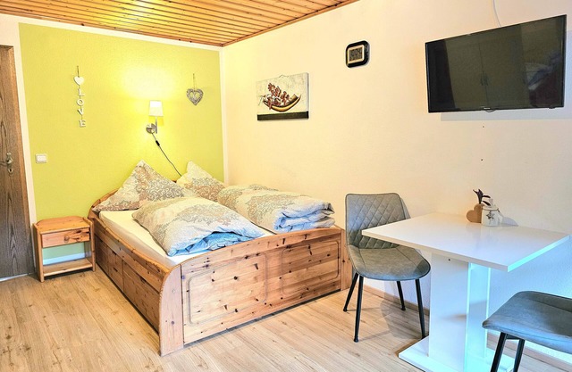 Studio Apartment 'Einzimmerapartment Nr 4' with Mountain View, Shared Terrace and Wi-Fi