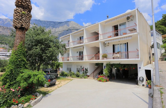 Studio flat with air-conditioning Tučepi, Makarska (AS-6695-c)