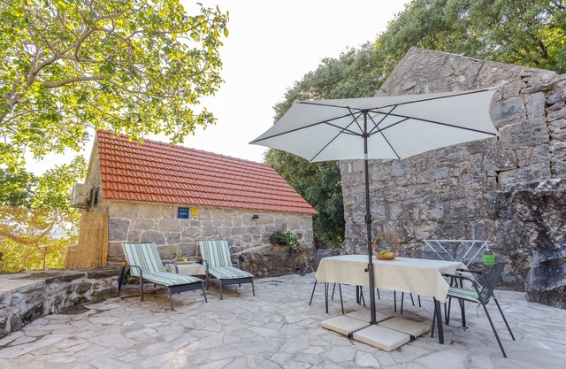 Studio flat with air-conditioning Gata, Omiš (AS-6033-a)