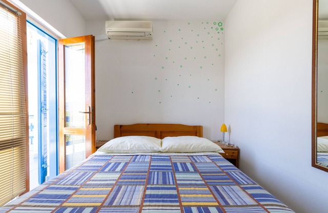 Studio flat with balcony Sućuraj, Hvar (AS-6852-c)