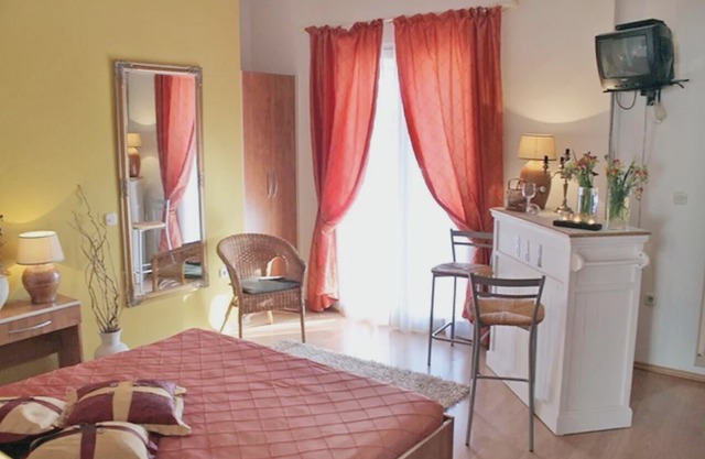 Studio flat with balcony Tučepi, Makarska (AS-6817-c)