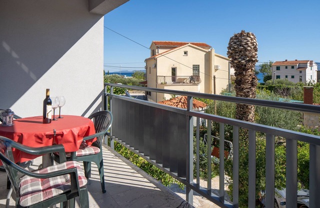 Studio flat with terrace and sea view Duće, Omiš (AS-16877-d)