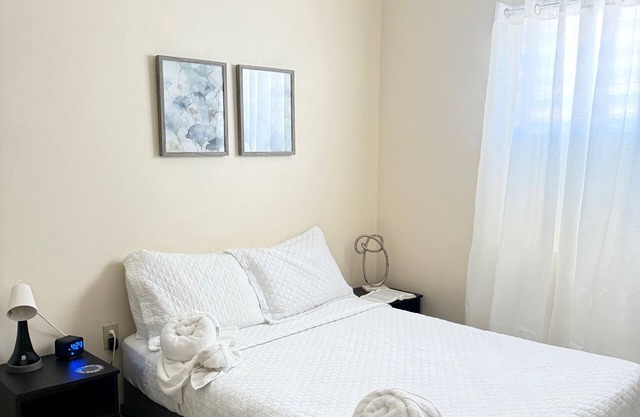 Studio in town w/peaceful and private area - Pet-Friendlyn