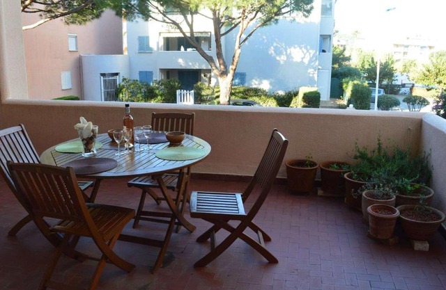 Studio mezzanine 4 couchages à Cavalaire avec terrasse, ascenseur, lave-vaisselle et lave-linge - FR-1-226B-27
