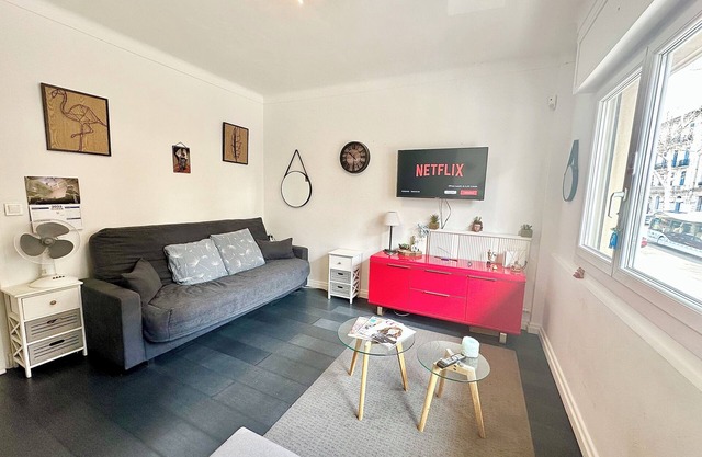 Studio near Palais des Festivals, Forville market