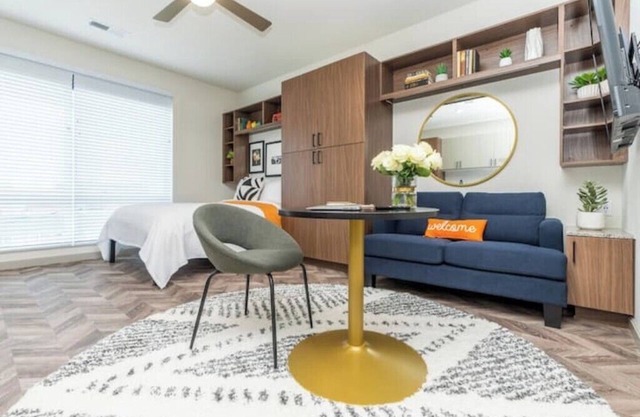 Studio near UIUC/Yugo Guest Suites Cn