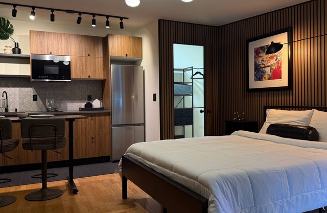 Studio NERO in vibrant Miami