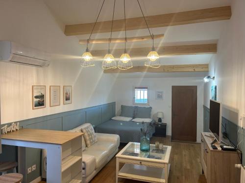 Studio neuf tout équipé 10 mn de Nîmes et du CHU