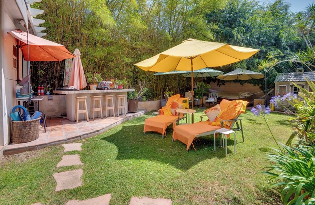 Studio w/Hot Tub Access, 4 Mi to SoFi Stadium