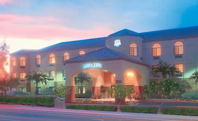Studio w/ WiFi & Resort Pool Near Attractions- Golf, Hike, Explore, Shop & Dine!