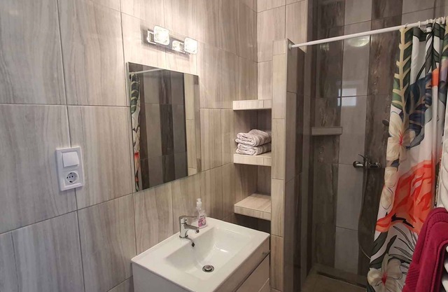 Studio with air conditioning and internet near the city centre