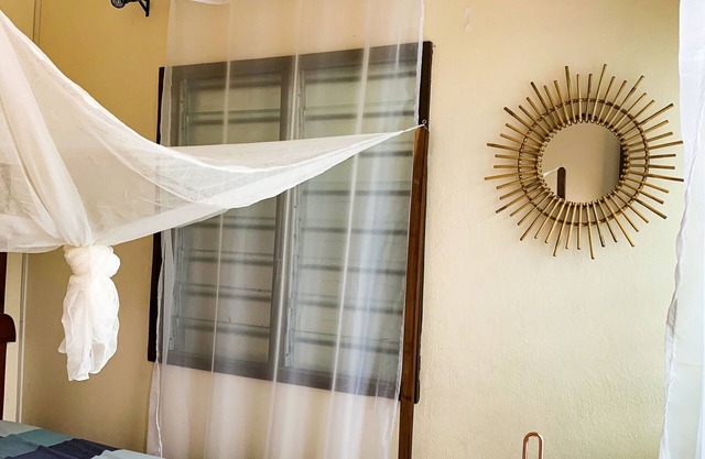 Studio with shower and private kitchen next to the beach