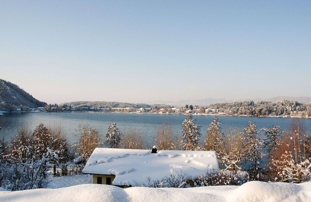 Stunning private villa for 6 guests with WIFI, TV, terrace and pets allowed